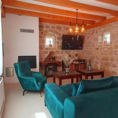 Villa Beautiful Renovated Stone